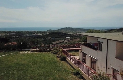 Formia Apartment | Giada Casa Vacanze - Appartamento con 2 Camere da Letto, Balcone e Vista Mare