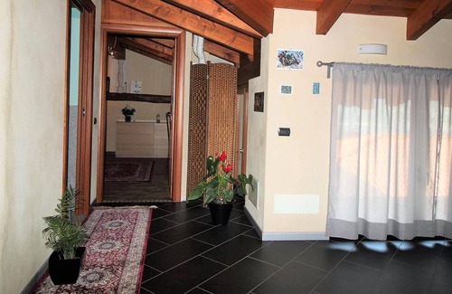 Corconio Apartment | Giglio flat with wonderful lake view and Jacuzzi.