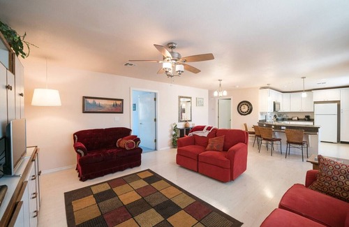 Thatcher House | Gila ValleyCottage:HolidayRetreat near EAC, Hiking