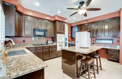 Finley Farms House | Gilbert Family Estate⁓Fall Specials!