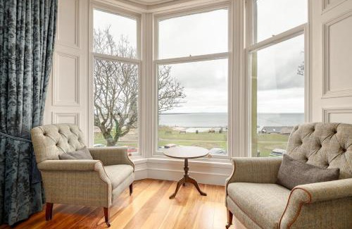 St. Andrews Apartment | Gillespie Apartments - Golfer's Dream