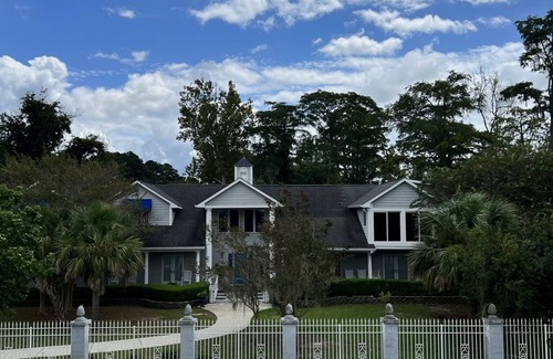 White Lake House | GilligansIslandResort.com White Lake Mansion w/Pvt Pier & Boat Dock Sleeps 18