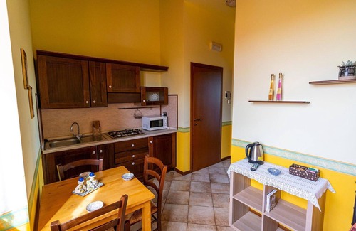 Cessapalombo Apartment | Ginestra' flat with shared pool