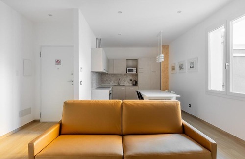 Bolognina Apartment | Giorgi Homes - Gold apartment