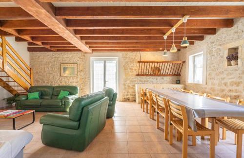 La Gripperie-Saint-Symphorien House | Gite Oléron piscine intérieure