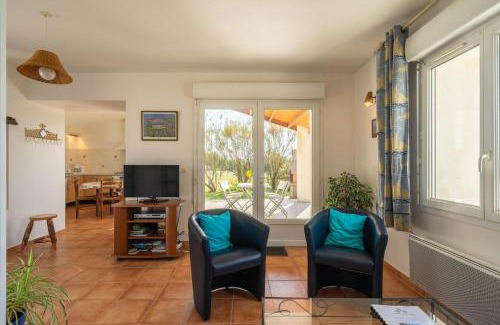 La Gripperie-Saint-Symphorien House | Gite Piscine Intérieure