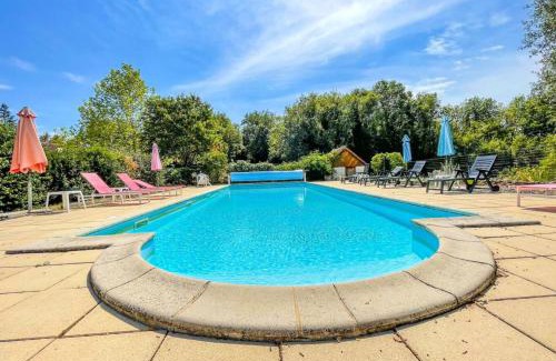 Martel House | Gite 06-Les Glycines avec piscine & jacuzzi-5 pers