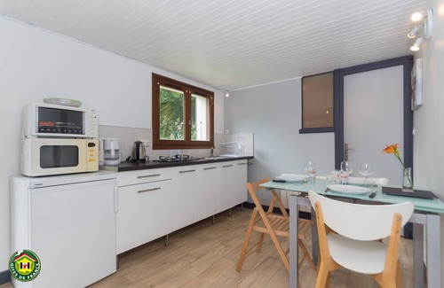 Brie-et-Angonnes Cottage | Gîte 25 m2 duplex, on the ground floor, in an autonomous building.