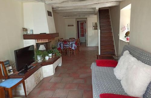 Oradour-sur-Glane House | Gite 3 chambres, 2 à 10 pers et jardin clôturé