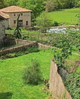 Oradour-sur-Glane House | Gite 3 chambres, 2 à 10 pers et jardin clôturé