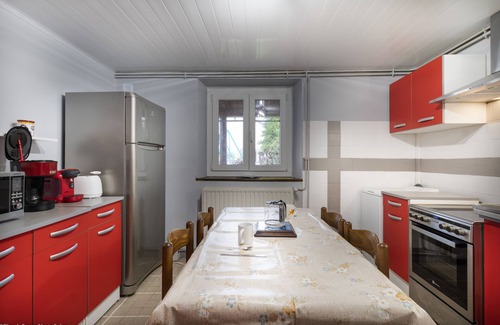 Brotte-les-Ray Cottage | gîte arthemise is located in a charming village in the valley of the SAONE