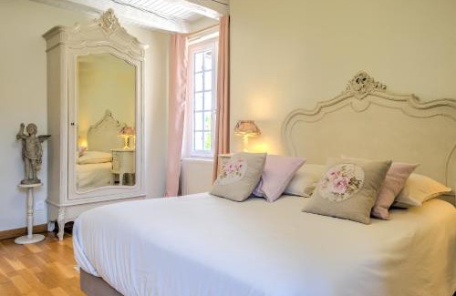 Saint-Jean-de-Cole Apartment | Gite Authentique, Village Classé