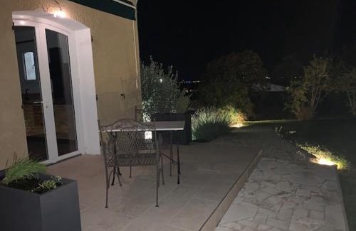 Pont-Saint-Esprit House | GITE/CHAMBRE D'HÔTE DES CEDRES