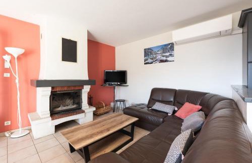 Ouzous House | Gite d'Ayzi