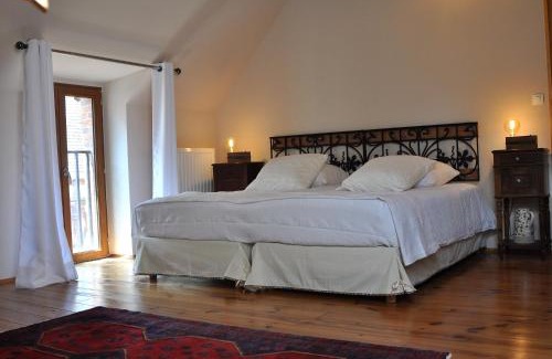 Aubigny-sur-Nere House | Gite de charme, automne en Sologne, séjour en famille, contes, jeux, balade nature en forêt & détente, centre Aubigny