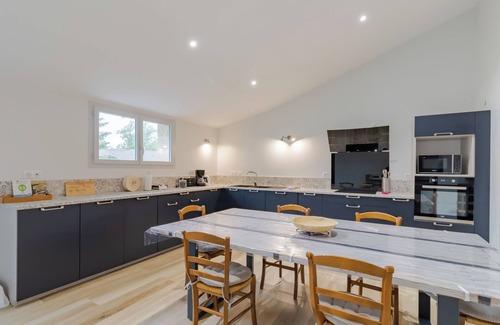 Les Salles-De-Castillon House | Gîte de Lamour – Charm, Private Garden and Welcoming Stay in the Heart of Saint-Émilion