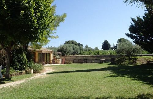 Cadenet House | Gite de l'Orangerie 3 km from Lourmarin (Luberon) up to 15 people