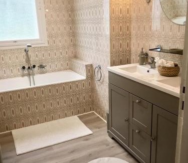 Eu House | Gite de la Baigneuse avec jacuzzi 6 pers