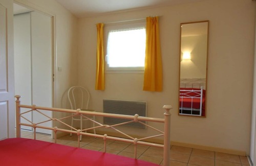 Bourg-sur-Gironde House | Gite DES Cabanes - Bourg