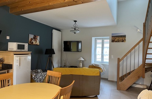 Saint-Clement-sur-Guye House | Gite des Laitières Saint-clement-sur-guye
