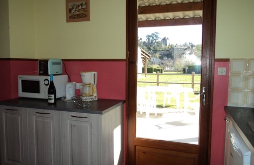 Puy-l'Eveque House | Gîte facing the medieval city of Puy l'Evêque