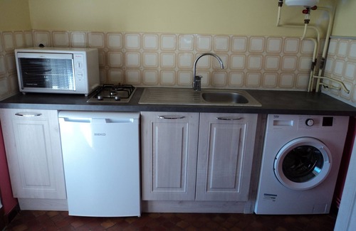 Puy-l'Eveque House | Gîte facing the medieval city of Puy l'Evêque