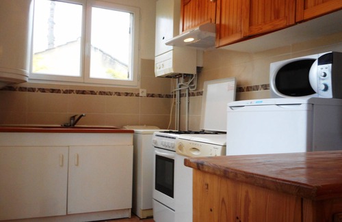 Sarlat-la-Caneda Cottage | Gîte for 5 to 7 people in Sarlat. Shared heated pool, nature, wifi