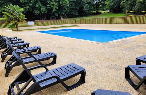 Sarlat-la-Caneda Cottage | Gîte for 5 to 7 people in Sarlat. Shared heated pool, nature, wifi