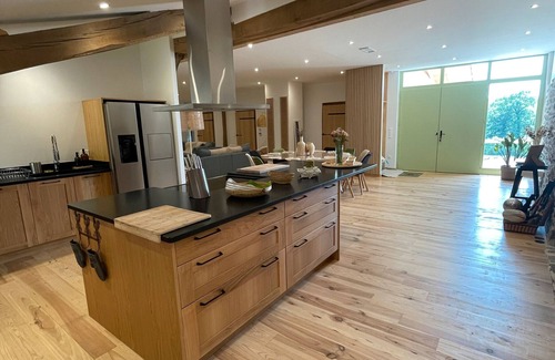 Beguios House | Gîte 'Gite Goitiaya' with Private Terrace, Wi-Fi and Air Conditioning