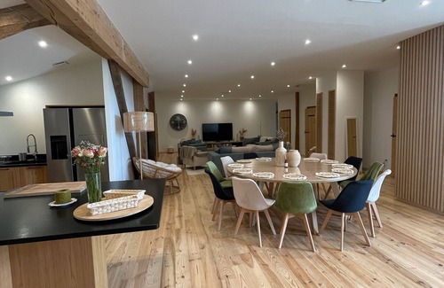 Beguios House | Gîte 'Gite Goitiaya' with Private Terrace, Wi-Fi and Air Conditioning