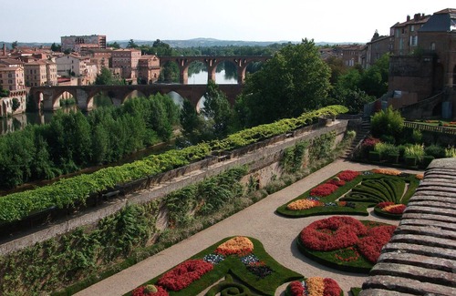 Tanus House | Gite Helen situated on the Tarn/Aveyron border, with Swimming Pool