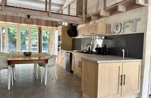 Saint-Coutant-le-Grand Cottage | Gîte "Ile de Ré" with shared 7x7m swimming pool, 20 minutes from the beach