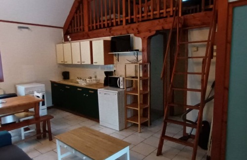 Montgreleix House | Gîte in an oasis of nature, between Cantal and Puy de Dôme