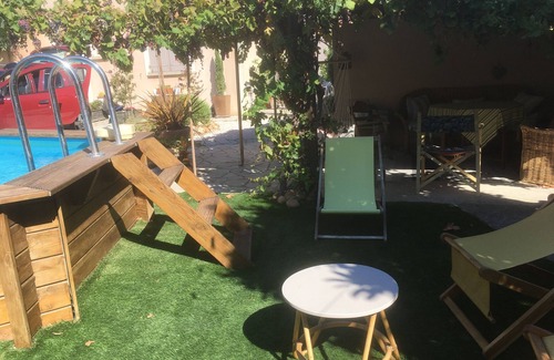 Jonquerettes House | Gite in Provence private garden and pool