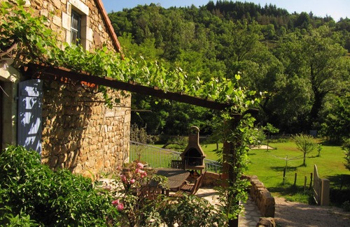 Desaignes Cottage | Gîte Isabel in the Ardèche hills next to the medieval village Désaignes.