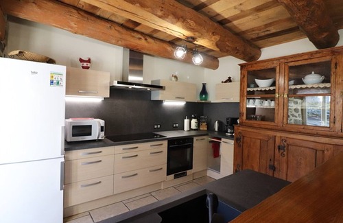 La Chapelle-d'Alagnon Cottage | Gite La Chapelle-d'Alagnon, 5 bedrooms, 13 persons