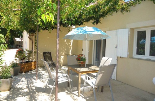 Greoux-les-Bains Cottage | Gîte "La Miellerie" with Shared Pool, Private Terrace, and Air Conditioning