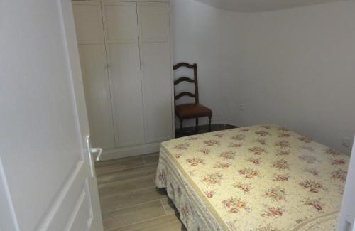 Maubec House | Gite le bagnol un coin de paradis