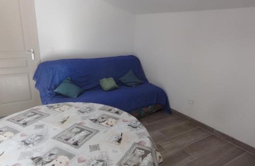 Maubec House | Gite le bagnol un coin de paradis