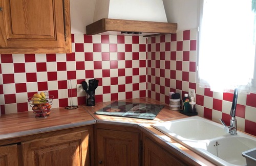 Saint-Christol-Les-Ales House | Gîte 'Le Pin Parasol' at Heike and Didier's, shared pool, Wi-Fi and air conditioning