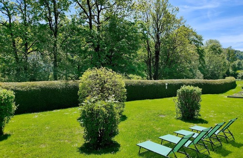 Foncine-le-Haut Apartment | Gite Lys Montagnes du Jura with Spa Sauna river