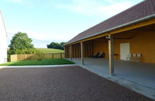Mauves-sur-Huisne Cottage | Gite Mauves-sur-Huisne, 5 bedrooms, 12 persons