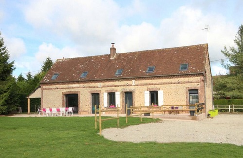 Moussonvilliers Cottage | Gite Moussonvilliers, 5 bedrooms, 12 persons