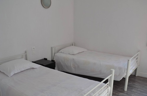 Verruyes House | GITE N ° 4 IN A VILLAGE OF GITES WITH HEATED POOL AND JACUZZI