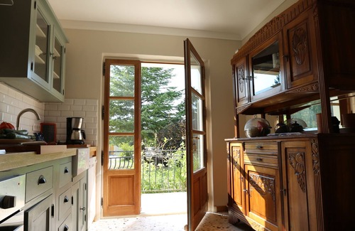 Mormoiron House | Gîte on 5 private hectares with swimming pool, view of Mont Ventoux