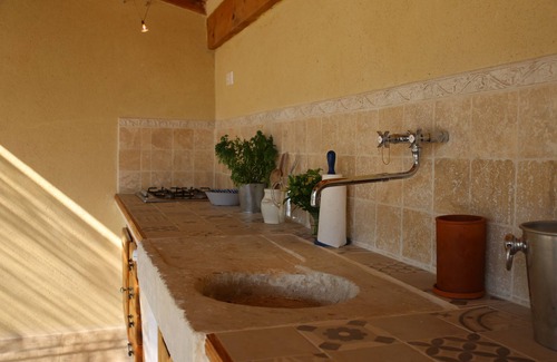 Mormoiron House | Gîte on 5 private hectares with swimming pool, view of Mont Ventoux