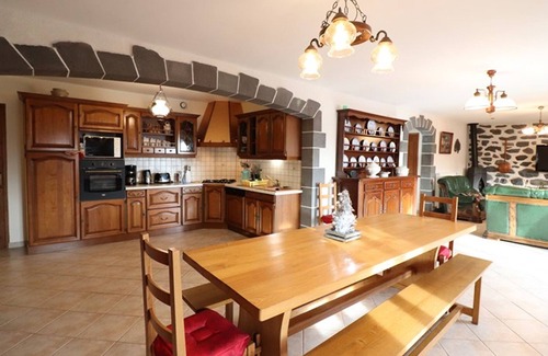 Paulhac Cottage | Gite Paulhac, 4 bedrooms, 11 persons