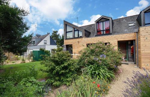 Arradon House | GITE ROSCLEDAN contemporain, 3 chambres idéalement situé