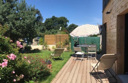 Arradon House | GITE ROSCLEDAN contemporain, 3 chambres idéalement situé