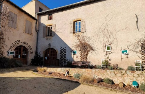 Saint-Haon-le-Chatel Cottage | Gite Saint-Haon-le-Châtel, 3 bedrooms, 11 persons